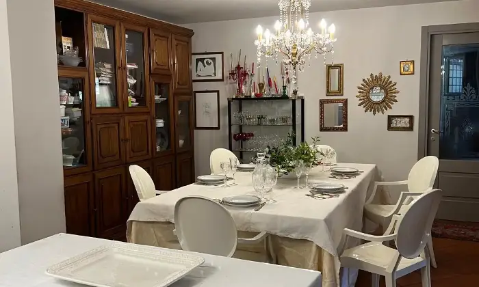 Rexer-Carrara-Villa-esclusiva-a-Fossone-spazi-ampi-finiture-di-lusso-e-grande-giardino-privato-Altro