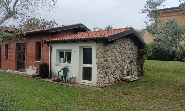 Rexer-Carrara-Villa-esclusiva-a-Fossone-spazi-ampi-finiture-di-lusso-e-grande-giardino-privato-Altro