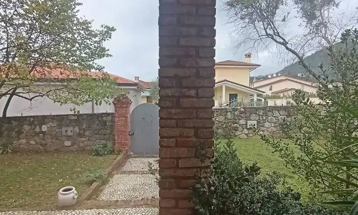 Rexer-Carrara-Villa-esclusiva-a-Fossone-spazi-ampi-finiture-di-lusso-e-grande-giardino-privato-Altro