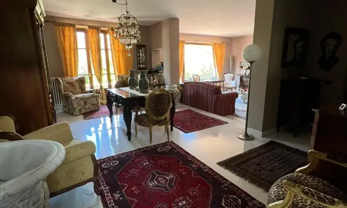 Rexer-Carrara-Villa-esclusiva-a-Fossone-spazi-ampi-finiture-di-lusso-e-grande-giardino-privato-Altro