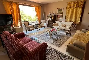 Rexer-Carrara-Villa-esclusiva-a-Fossone-spazi-ampi-finiture-di-lusso-e-grande-giardino-privato-Altro