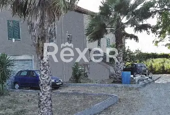 Rexer-Battipaglia-Immobile-da-completare-su-tre-livelli-con-giardino-privato-Altro