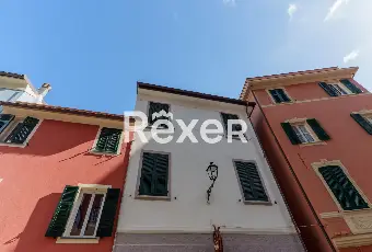Rexer-Lavagna-Appartamento-ristrutturato-a-Cavi-Borgo-con-terrazzo-e-box-doppio-vicino-al-mare-Altro