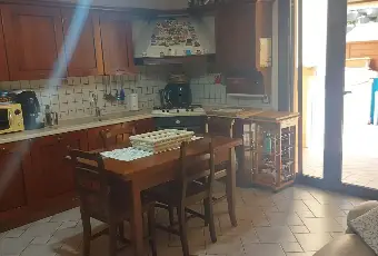 Rexer-Monte-Grimano-Terme-Appartamento-con-giardino-garage-e-camino-Libero-da-subito-Cucina