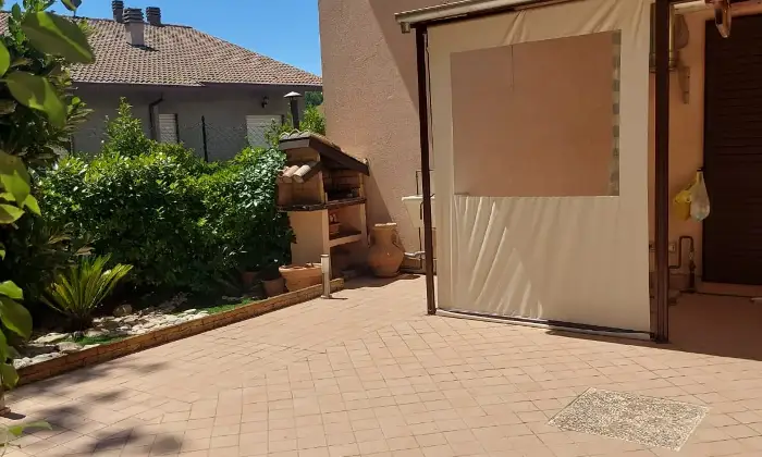 Rexer-Monte-Grimano-Terme-Appartamento-con-giardino-garage-e-camino-Libero-da-subito-Giardino