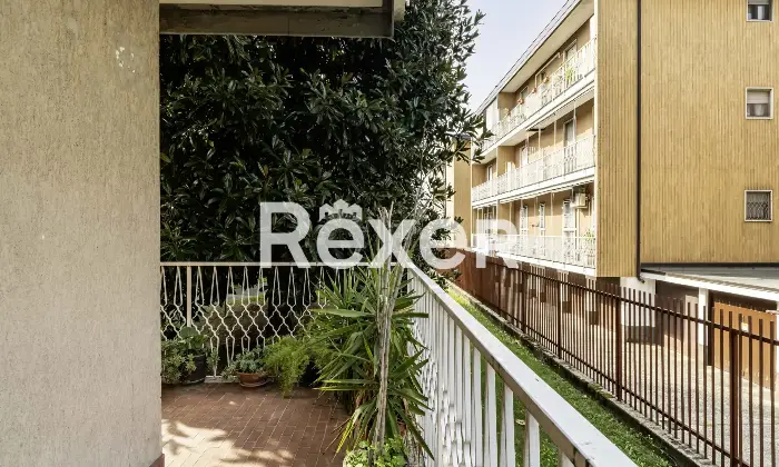 Rexer-Magenta-Appartamento-ampio-con-box-auto-e-terrazzino-Altro