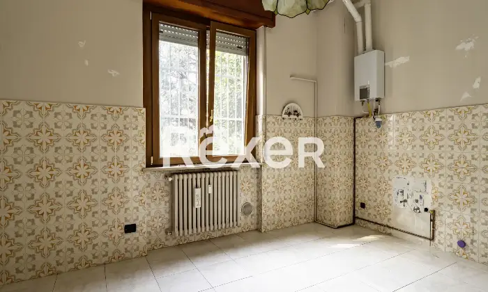 Rexer-Magenta-Appartamento-ampio-con-box-auto-e-terrazzino-Altro