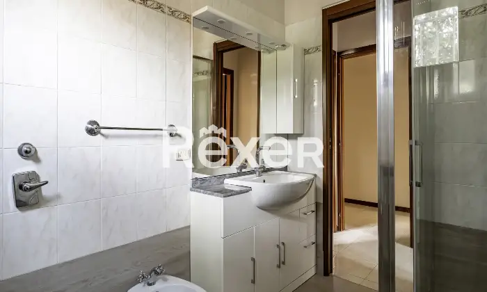 Rexer-Magenta-Appartamento-ampio-con-box-auto-e-terrazzino-Altro