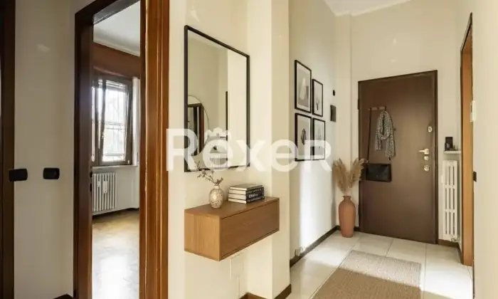 Rexer-Magenta-Appartamento-ampio-con-box-auto-e-terrazzino-Altro