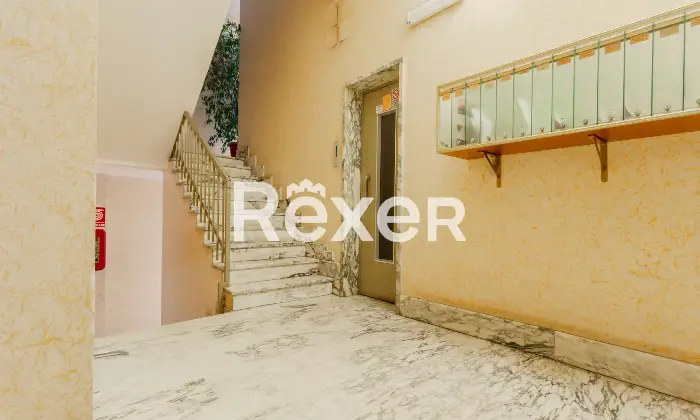 Rexer-Torino-TRILOCALE-CON-BOX-AUTO-Altro