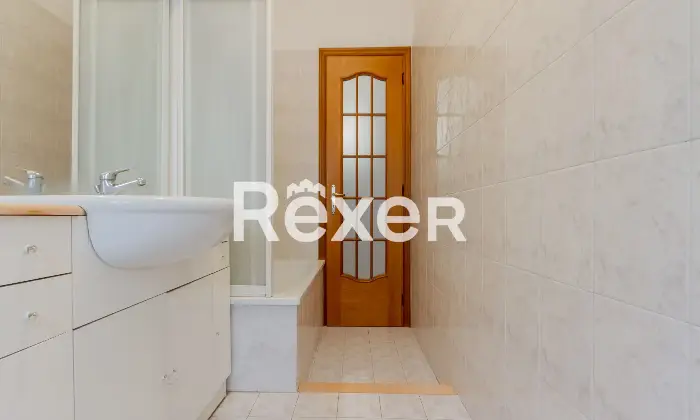 Rexer-Torino-TRILOCALE-CON-BOX-AUTO-Altro