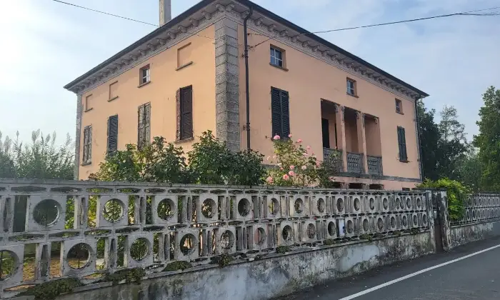 Rexer-Valmacca-Casale-da-ristrutturare-con-ampi-spazi-interni-ed-esterni-Altro