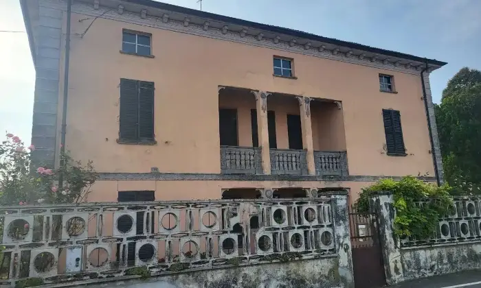Rexer-Valmacca-Casale-da-ristrutturare-con-ampi-spazi-interni-ed-esterni-Altro