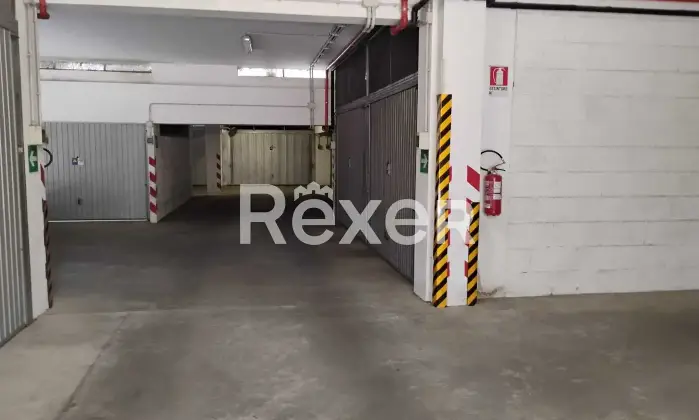 Rexer-Roma-Villa-LazzaroniAppia-Box-Auto-Altro