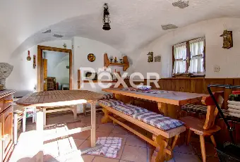 Rexer-Sella-Giudicarie-Antica-casa-di-montagna-con-ampi-spazi-e-fascino-storico-Altro
