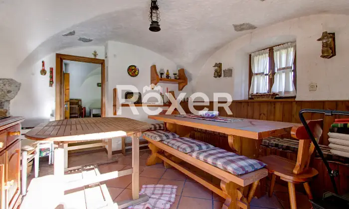 Rexer-Sella-Giudicarie-Antica-casa-di-montagna-con-ampi-spazi-e-fascino-storico-Altro