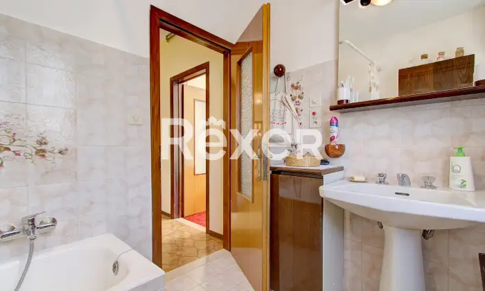 Rexer-Sella-Giudicarie-Antica-casa-di-montagna-con-ampi-spazi-e-fascino-storico-Altro