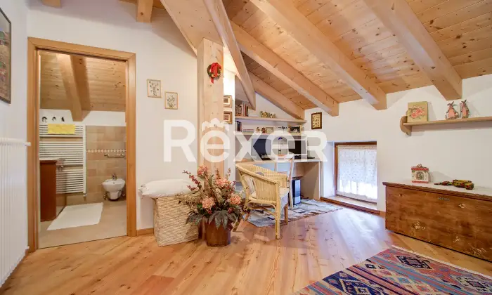 Rexer-Sella-Giudicarie-Antica-casa-di-montagna-con-ampi-spazi-e-fascino-storico-Altro