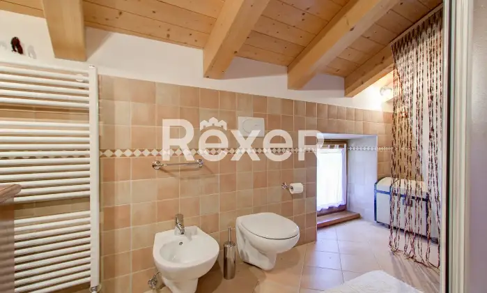 Rexer-Sella-Giudicarie-Antica-casa-di-montagna-con-ampi-spazi-e-fascino-storico-Altro