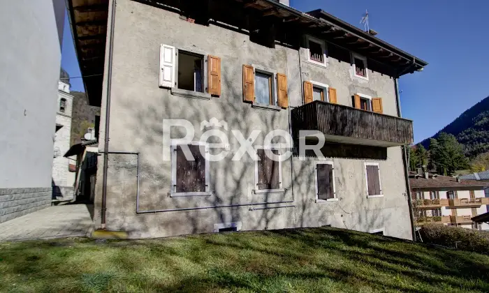 Rexer-Sella-Giudicarie-Antica-casa-di-montagna-con-ampi-spazi-e-fascino-storico-Altro