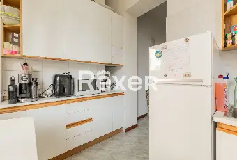 Rexer-Milano-Plurilocale-in-piccola-palazzina-con-dependance-giardino-terrazzi-e-cantina-Altro