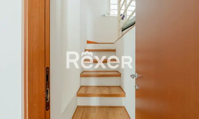 Rexer-Milano-Plurilocale-in-piccola-palazzina-con-dependance-giardino-terrazzi-e-cantina-Altro