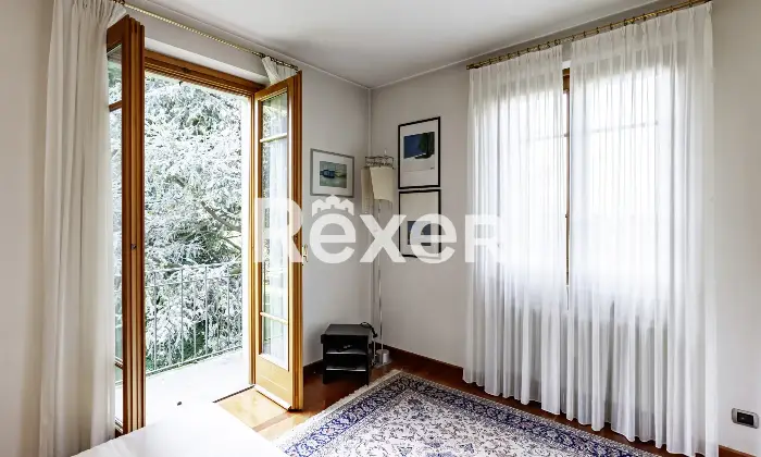 Rexer-Villa-Guardia-Villa-depoca-con-giardino-Altro