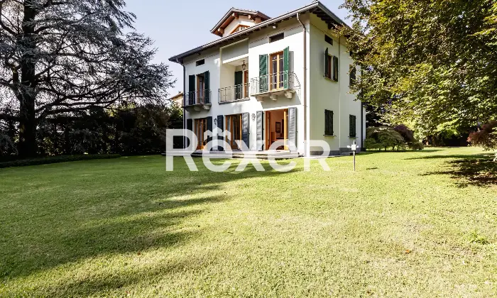 Rexer-Villa-Guardia-Villa-depoca-con-giardino-Altro
