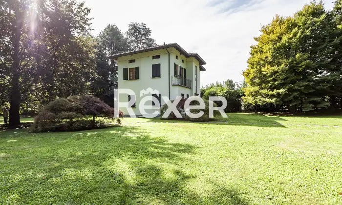 Rexer-Villa-Guardia-Villa-depoca-con-giardino-Altro