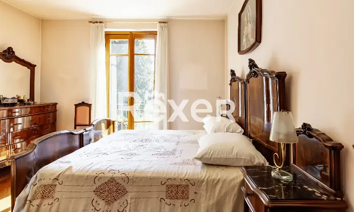 Rexer-Villa-Guardia-Villa-depoca-con-giardino-Altro