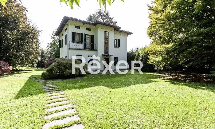 Rexer-Villa-Guardia-Villa-depoca-con-giardino-Altro