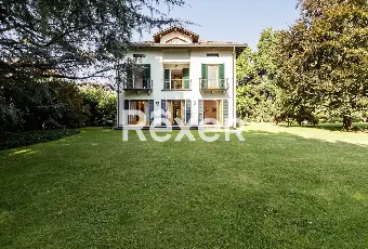 Rexer-Villa-Guardia-Villa-depoca-con-giardino-Altro