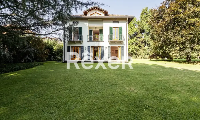 Rexer-Villa-Guardia-Villa-depoca-con-giardino-Altro