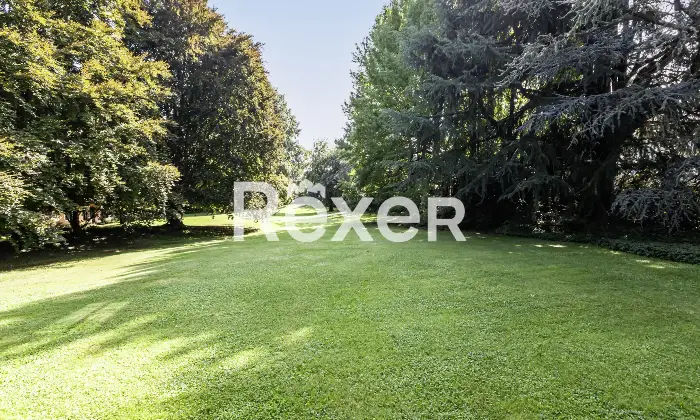 Rexer-Villa-Guardia-Villa-depoca-con-giardino-Altro