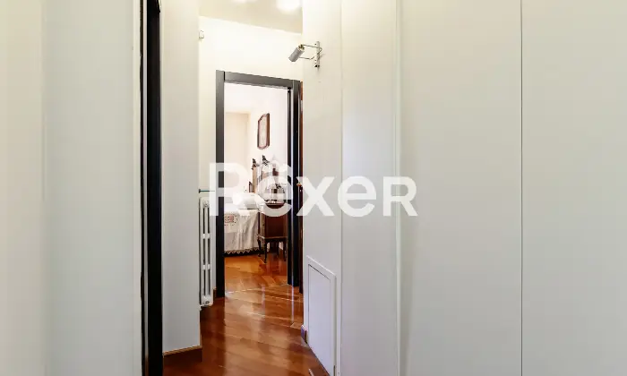 Rexer-Villa-Guardia-Villa-depoca-con-giardino-Altro