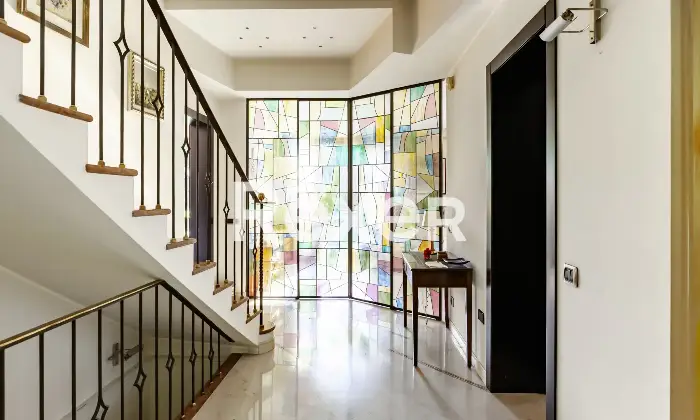 Rexer-Villa-Guardia-Villa-depoca-con-giardino-Altro