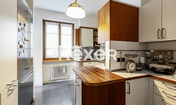 Rexer-Villa-Guardia-Villa-depoca-con-giardino-Altro