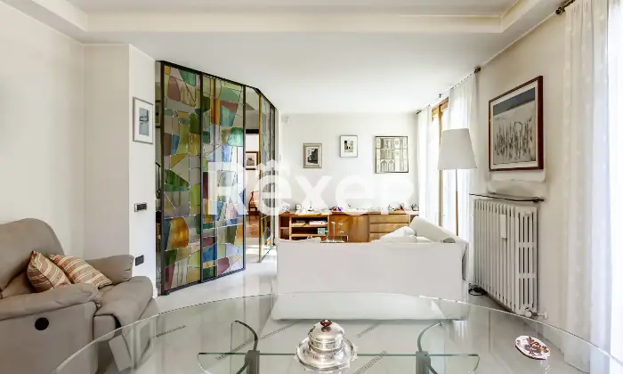 Rexer-Villa-Guardia-Villa-depoca-con-giardino-Altro