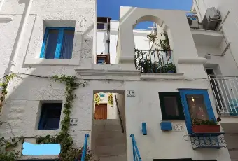Rexer-Monopoli-Suite-in-stile-tradizionale-nel-cuore-di-Monopoli-a-soli-m-da-Porta-Vecchia-Altro