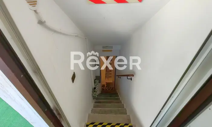 Rexer-Monopoli-Terratetto-in-stile-tradizionale-nel-cuore-di-Monopoli-Scala