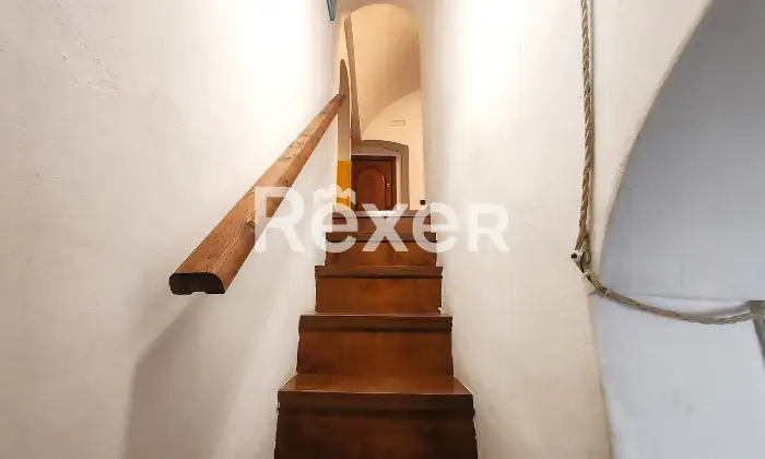 Rexer-Monopoli-Terratetto-in-stile-tradizionale-nel-cuore-di-Monopoli-Scala