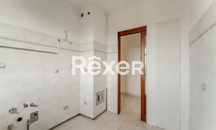 Rexer-Carpiano-Appartamento-con-terrazzo-abitabile-e-box-auto-Altro