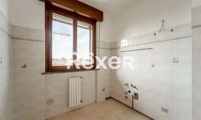 Rexer-Carpiano-Appartamento-con-terrazzo-abitabile-e-box-auto-Altro