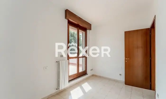 Rexer-Carpiano-Appartamento-con-terrazzo-abitabile-e-box-auto-Altro