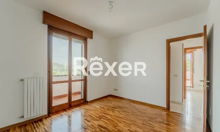 Rexer-Carpiano-Appartamento-con-terrazzo-abitabile-e-box-auto-Altro