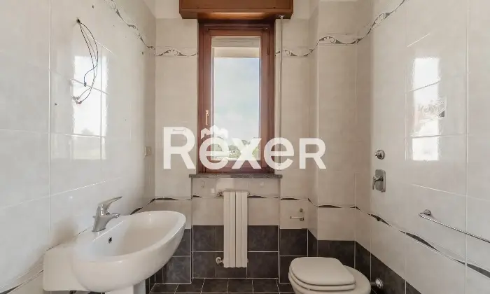 Rexer-Carpiano-Appartamento-con-terrazzo-abitabile-e-box-auto-Altro