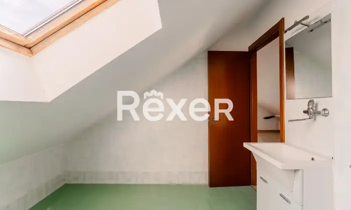 Rexer-Carpiano-Appartamento-con-terrazzo-abitabile-e-box-auto-Altro