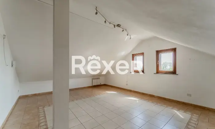Rexer-Carpiano-Appartamento-con-terrazzo-abitabile-e-box-auto-Altro