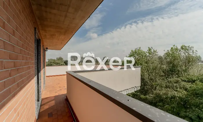 Rexer-Carpiano-Appartamento-con-terrazzo-abitabile-e-box-auto-Altro