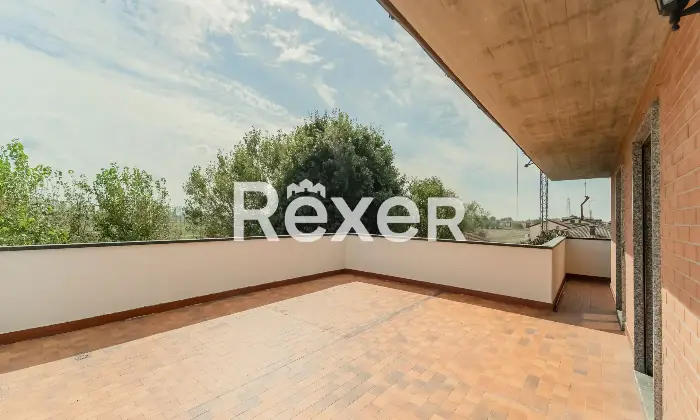 Rexer-Carpiano-Appartamento-con-terrazzo-abitabile-e-box-auto-Altro